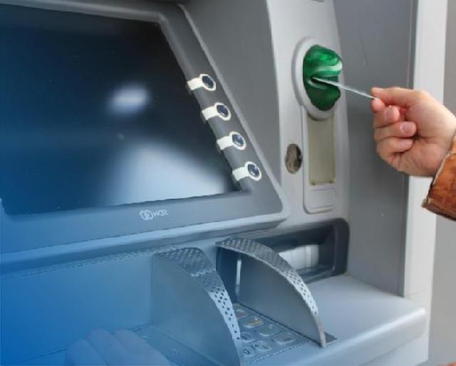 Cara Memasukkan Kartu ATM BSI Paling Mudah 1 Cara Memasukkan Kartu ATM BSI