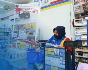 Cara tarik tunai tanpa kartu ATM BSI di Indomaret