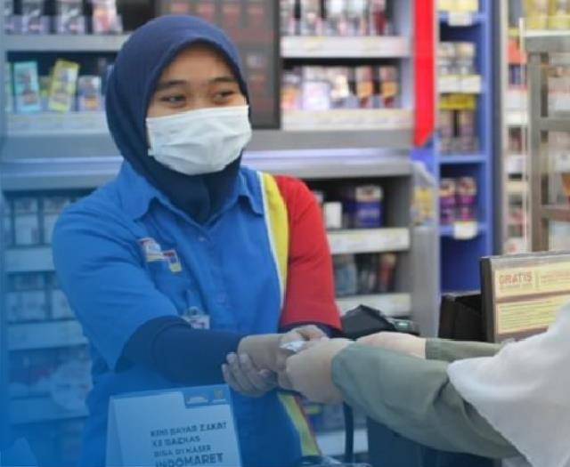 Cara tarik tunai tanpa kartu ATM BSI di Indomaret