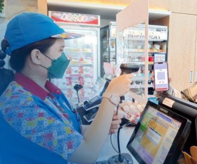Cara tarik tunai tanpa kartu ATM BSI di Indomaret